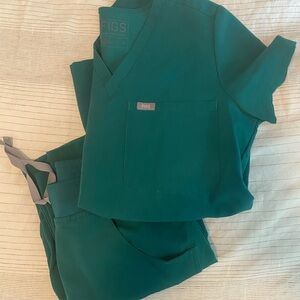 Figs Emerald Green Scrub Ensemble